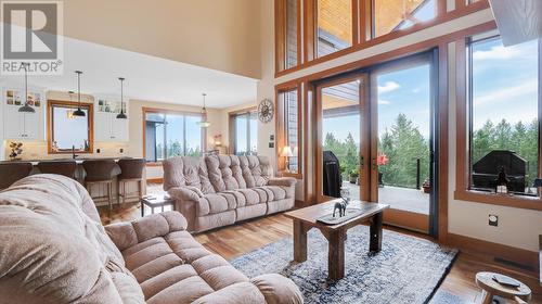 2621 Brewer  Rise Ridge, Invermere, BC - Indoor Photo Showing Living Room