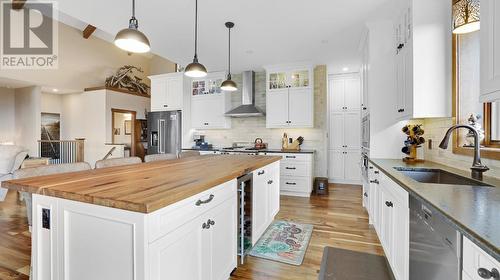 2621 Brewer  Rise Ridge, Invermere, BC - Indoor Photo Showing Kitchen With Upgraded Kitchen