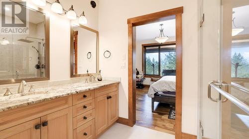 2621 Brewer  Rise Ridge, Invermere, BC - Indoor Photo Showing Bathroom