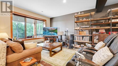 2621 Brewer  Rise Ridge, Invermere, BC - Indoor Photo Showing Living Room