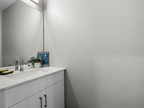 121-2683 Ord Rd, Kamloops, BC - Indoor Photo Showing Bathroom