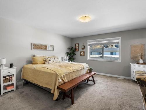 121-2683 Ord Rd, Kamloops, BC - Indoor Photo Showing Bedroom