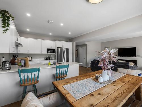 121-2683 Ord Rd, Kamloops, BC - Indoor Photo Showing Kitchen