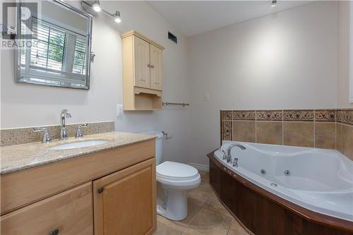 Ensuite - 11 Behnke Crescent, Pembroke, ON - Indoor Photo Showing Bathroom