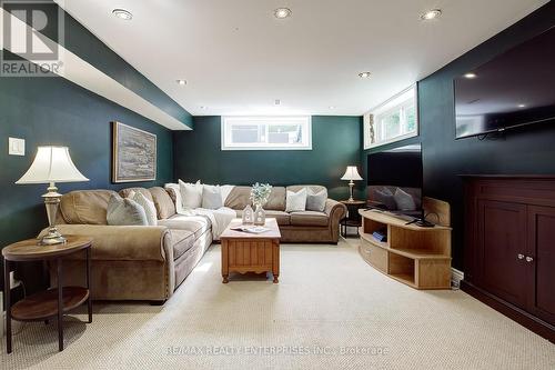 996 Cresthampton Lane, Mississauga (Lorne Park), ON - Indoor Photo Showing Living Room