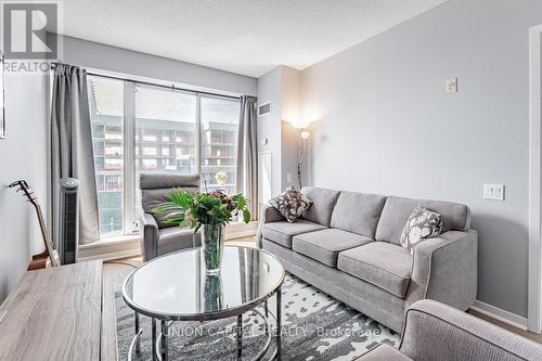 804 - 1050 The Queensway, Toronto (Islington-City Centre West), ON - Indoor Photo Showing Living Room