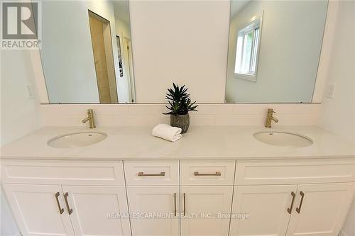 20 Clare Avenue, Hamilton (Hamilton Beach), ON - Indoor Photo Showing Bathroom