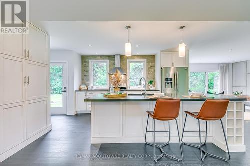 818 Haig Road, Hamilton (Ancaster), ON - Indoor Photo Showing Kitchen With Upgraded Kitchen