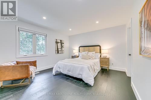 818 Haig Road, Hamilton (Ancaster), ON - Indoor Photo Showing Bedroom