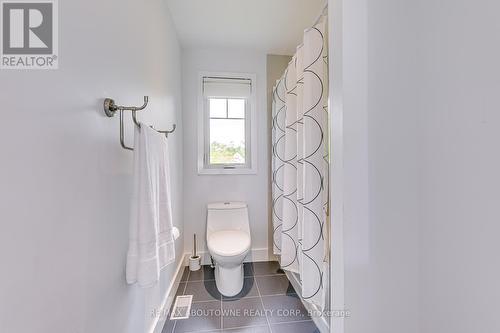 818 Haig Road, Hamilton (Ancaster), ON - Indoor Photo Showing Bathroom