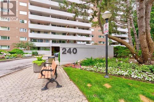 504 - 240 Scarlett Road, Toronto (Rockcliffe-Smythe), ON - Outdoor