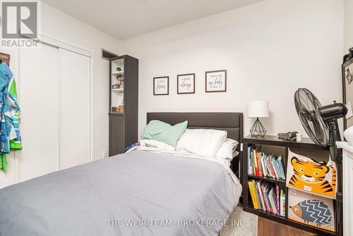 504 - 240 Scarlett Road, Toronto (Rockcliffe-Smythe), ON - Indoor Photo Showing Bedroom