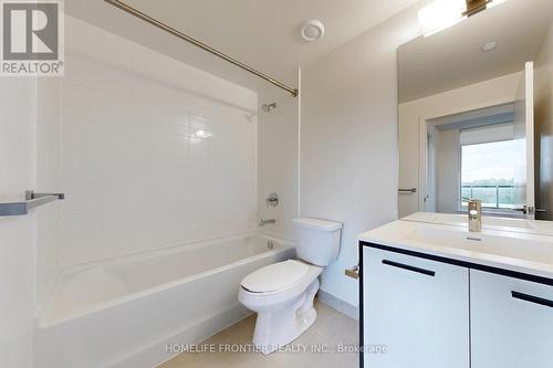 220 - 185 Deerfield Road, Newmarket (Central Newmarket), ON - Indoor Photo Showing Bathroom