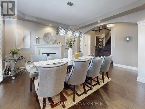 58 Hoey Crescent, Oakville, ON - Indoor Photo Showing Dining Room