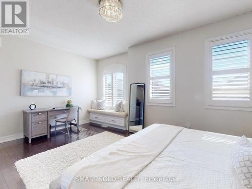 58 Hoey Crescent, Oakville, ON - Indoor Photo Showing Bedroom