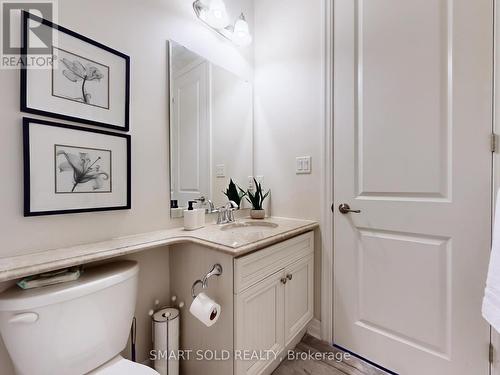 58 Hoey Crescent, Oakville, ON - Indoor Photo Showing Bathroom