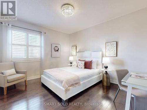 58 Hoey Crescent, Oakville, ON - Indoor Photo Showing Bedroom