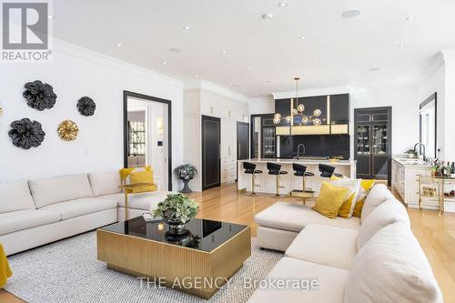 33 Stratheden Road, Toronto (Bridle Path-Sunnybrook-York Mills), ON - Indoor Photo Showing Living Room