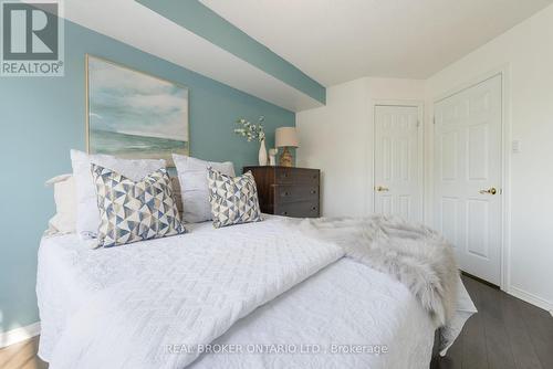 611 - 300 Balliol Street, Toronto (Mount Pleasant West), ON - Indoor Photo Showing Bedroom