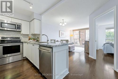 611 - 300 Balliol Street, Toronto (Mount Pleasant West), ON - Indoor Photo Showing Kitchen With Stainless Steel Kitchen With Upgraded Kitchen