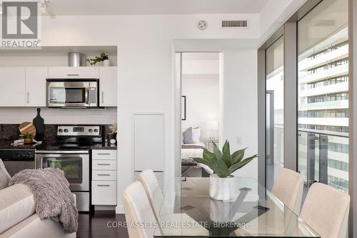 806 - 70 Distillery Lane, Toronto (Waterfront Communities), ON - Indoor Photo Showing Kitchen