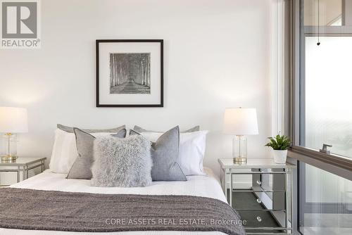 806 - 70 Distillery Lane, Toronto (Waterfront Communities), ON - Indoor Photo Showing Bedroom