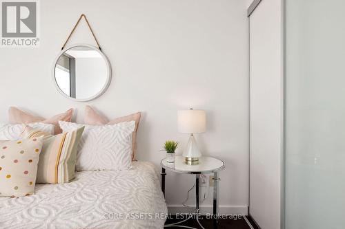 806 - 70 Distillery Lane, Toronto (Waterfront Communities), ON - Indoor Photo Showing Bedroom