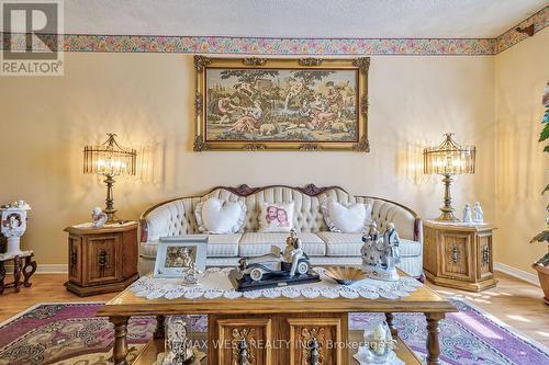 27 Gaslight Crescent, Toronto (Highland Creek), ON - Indoor Photo Showing Living Room