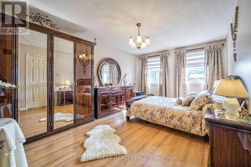 27 Gaslight Crescent, Toronto (Highland Creek), ON - Indoor Photo Showing Bedroom