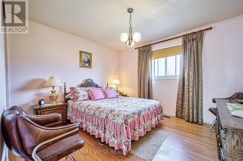 27 Gaslight Crescent, Toronto (Highland Creek), ON - Indoor Photo Showing Bedroom