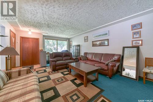 133 Mcmurchy Avenue, Regina, SK - Indoor Photo Showing Living Room