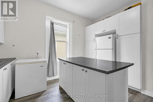 264 Hamilton Road, London, ON - Indoor Photo Showing Kitchen