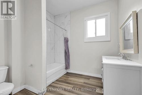 264 Hamilton Road, London, ON - Indoor Photo Showing Bathroom