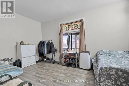 264 Hamilton Road, London, ON - Indoor Photo Showing Bedroom