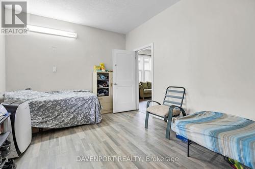 264 Hamilton Road, London, ON - Indoor Photo Showing Bedroom