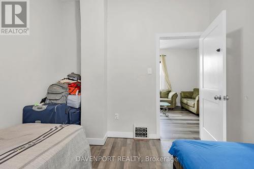 264 Hamilton Road, London, ON - Indoor Photo Showing Bedroom