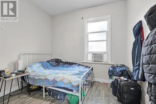 264 Hamilton Road, London, ON - Indoor Photo Showing Bedroom