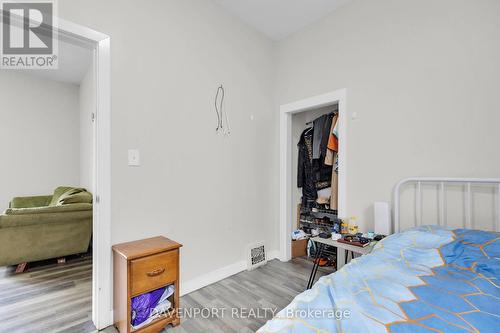 264 Hamilton Road, London, ON - Indoor Photo Showing Bedroom