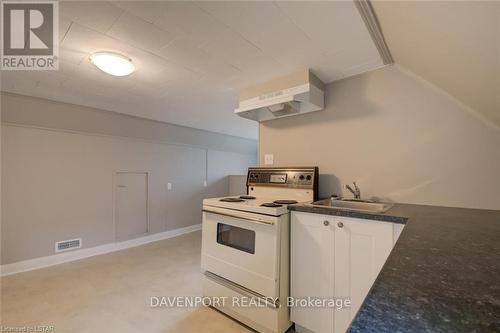 264 Hamilton Road, London, ON - Indoor Photo Showing Kitchen