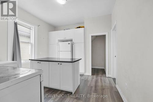 264 Hamilton Road, London, ON - Indoor Photo Showing Kitchen