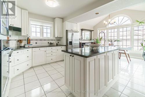 403 Hannah Road, Hamilton Township, ON - Indoor Photo Showing Kitchen With Upgraded Kitchen