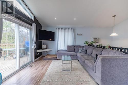 1184 12Th Line W, Trent Hills, ON - Indoor Photo Showing Living Room