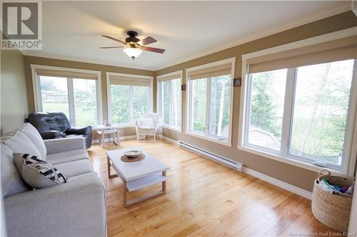 90 Nowlan Street, Grand-Sault/Grand Falls, NB - Indoor Photo Showing Living Room