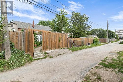 1261 Monmouth, Windsor, ON - Outdoor