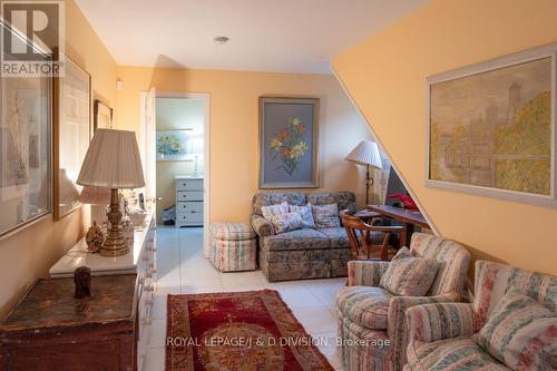 217 Butler Street, Niagara-On-The-Lake, ON - Indoor Photo Showing Living Room