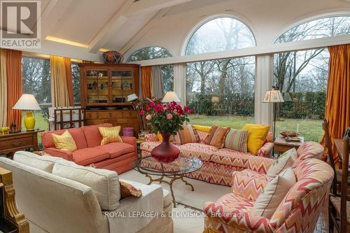 217 Butler Street, Niagara-On-The-Lake, ON - Indoor Photo Showing Living Room