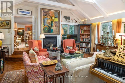 217 Butler Street, Niagara-On-The-Lake, ON - Indoor Photo Showing Living Room With Fireplace