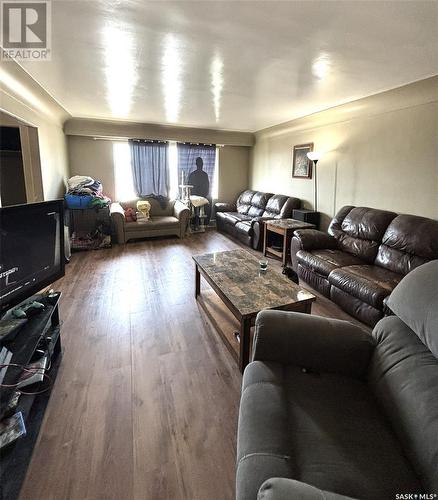 1272 102Nd Street, North Battleford, SK - Indoor Photo Showing Living Room