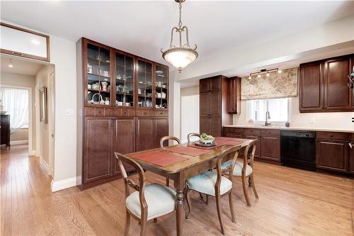 2329 Sharron Street, Burlington, ON - Indoor Photo Showing Dining Room