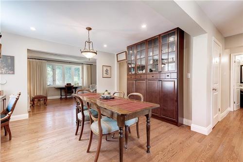 2329 Sharron Street, Burlington, ON - Indoor Photo Showing Dining Room